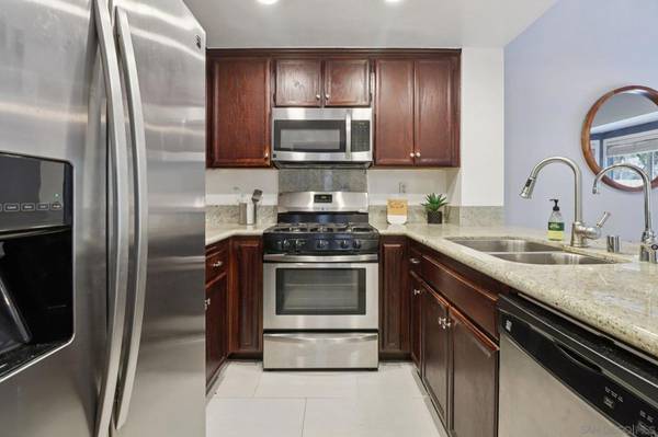 San Diego, CA 92139,1953 Manzana Way