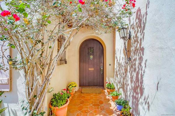 San Diego, CA 92103,2854 Albatross Street