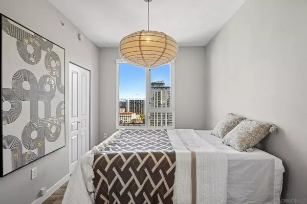 San Diego, CA 92101,300 W Beech St #1808