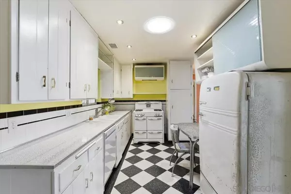 Spring Valley, CA 91977,Address not disclosed