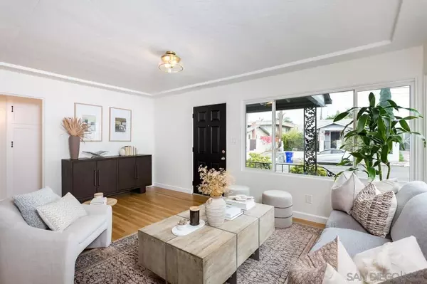 San Diego, CA 92116,3848 Monroe Avenue