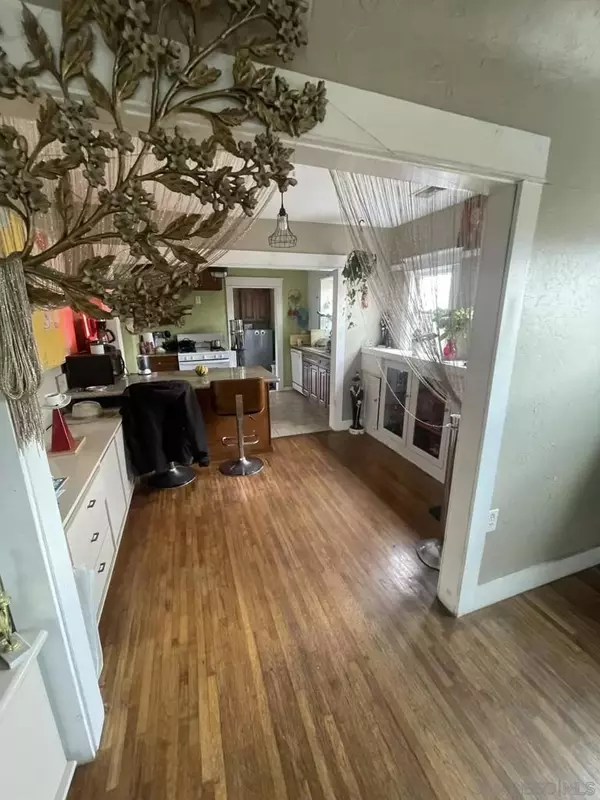 San Diego, CA 92116,4667 69 35th