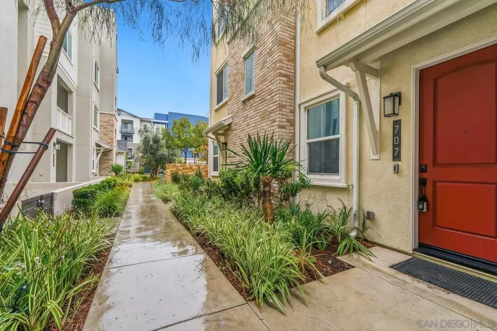 Anaheim, CA 92805,707 S Mosaic St