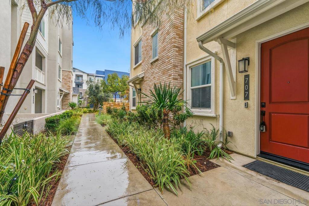 Anaheim, CA 92805,707 S Mosaic St