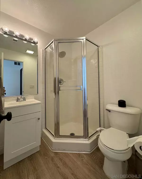 Chula Vista, CA 91913,1897 Fargo Ln #5