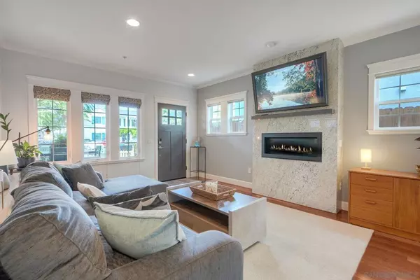 Coronado, CA 92118,753 D AVENUE