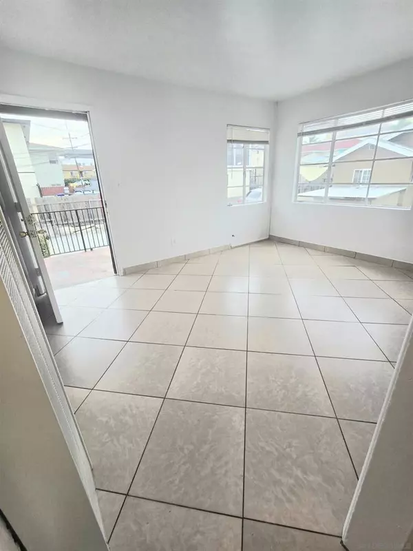 San Diego, CA 92104,3832 Boundary