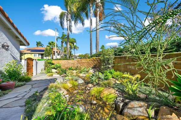 Vista, CA 92081,2198 Redwood Crst