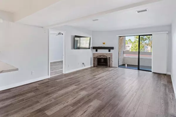 San Diego, CA 92119,6877 Caminito Mundo #46