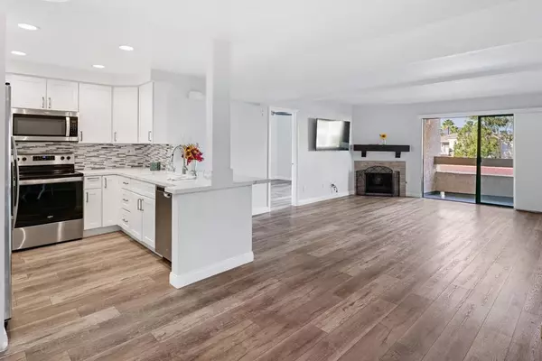 San Diego, CA 92119,6877 Caminito Mundo #46