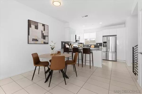 San Diego, CA 92107,4177 Voltaire