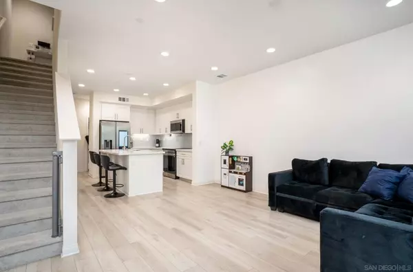 El Cajon, CA 92020,261 Gateway Ct