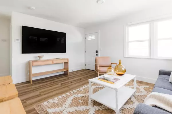 Oceanside, CA 92054,1227 31 Center Ave