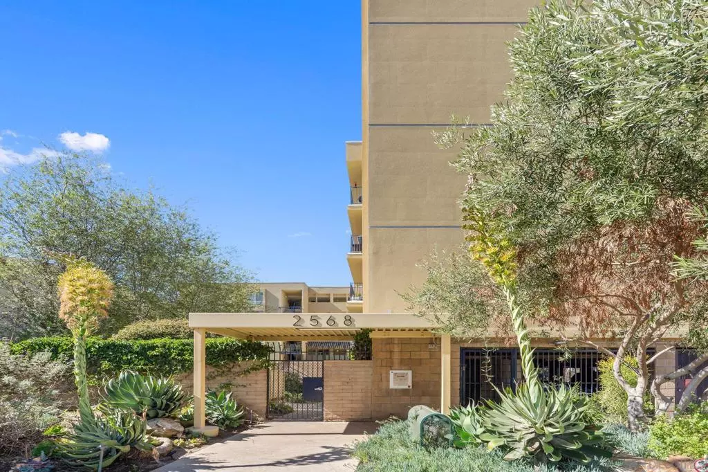 San Diego, CA 92101,2568 Albatross St #4D