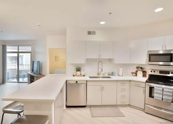 San Diego, CA 92101,1501 Front St #329