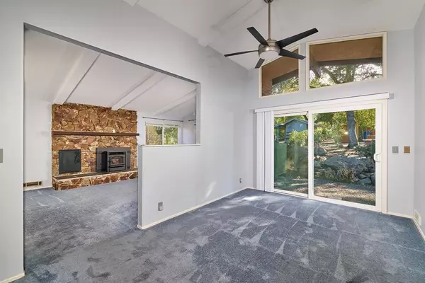 Poway, CA 92064,15260 Vali Hai Rd