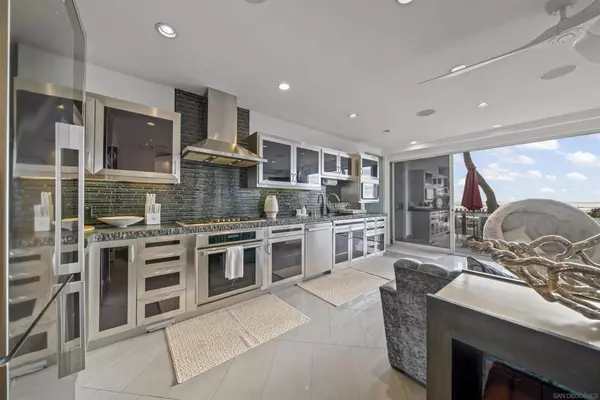 San Diego, CA 92109,2999 Ocean Front Walk #1