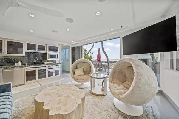 San Diego, CA 92109,2999 Ocean Front Walk #1