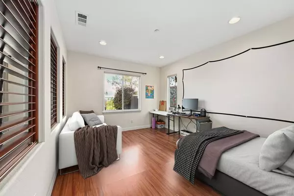 Escondido, CA 92026,10562 Aspen Gln