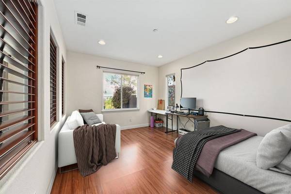 Escondido, CA 92026,10562 Aspen Gln