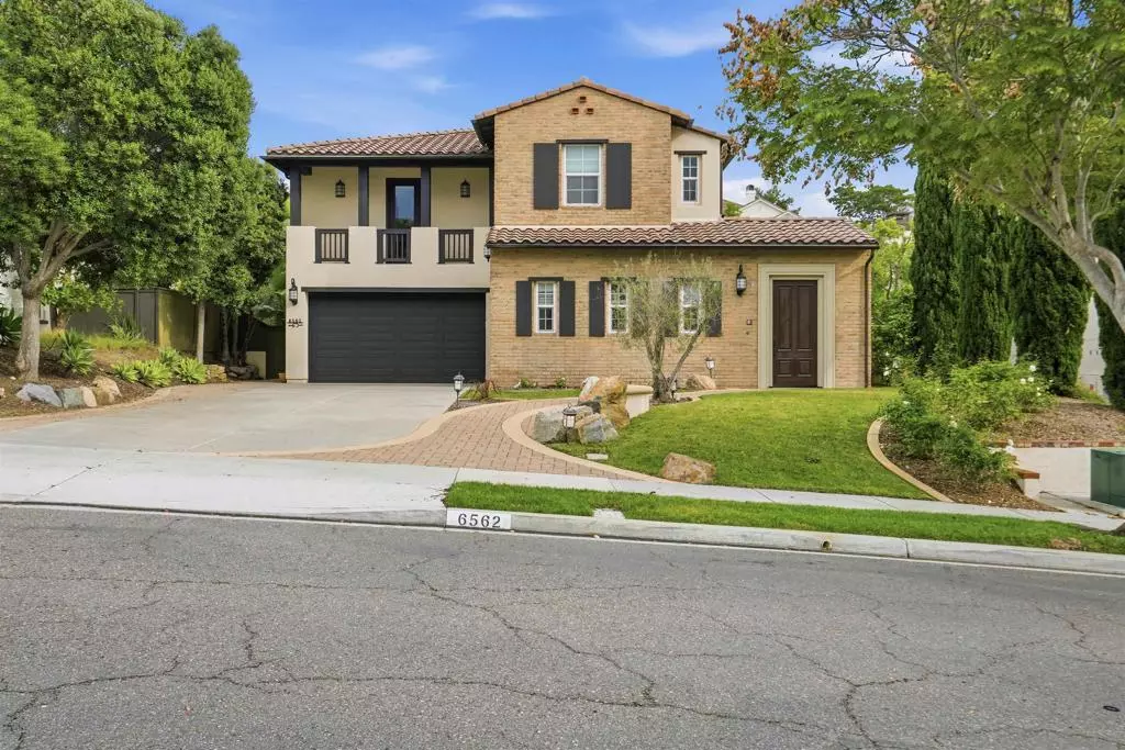 Carlsbad, CA 92009,6562 Halite Place