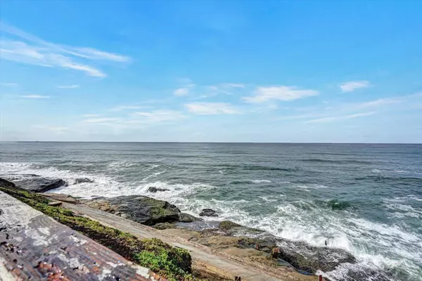 San Diego, CA 92107,5080 Del Monte Ave #5080