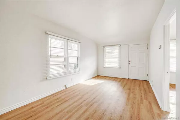 San Diego, CA 92107,5080 Del Monte Ave #5080