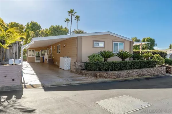 Carlsbad, CA 92011,7317 Santa Barbara Street #292