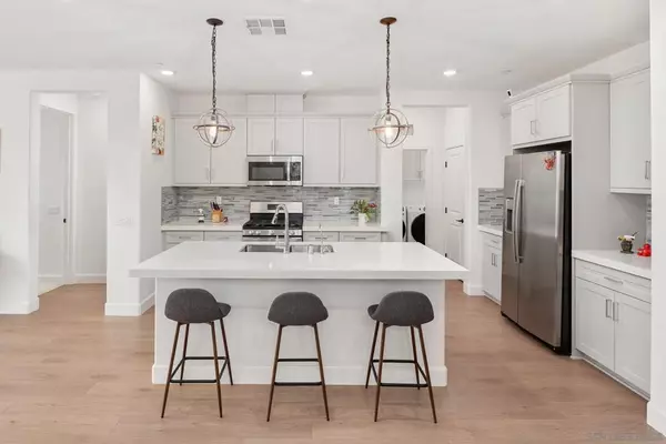 Escondido, CA 92026,1091 Barry Pl