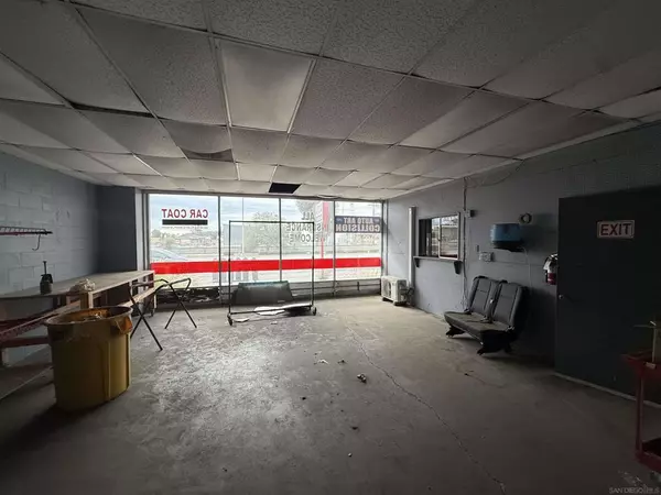 Escondido, CA 92029,1318 W Mission Rd