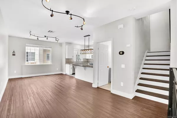 El Cajon, CA 92020,112 W W Douglas Ave