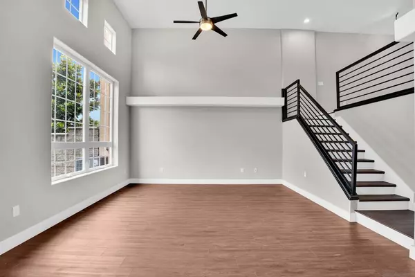 El Cajon, CA 92020,112 W W Douglas Ave