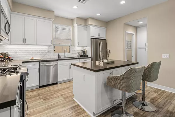 Oceanside, CA 92056,4347 Harbor Way #4