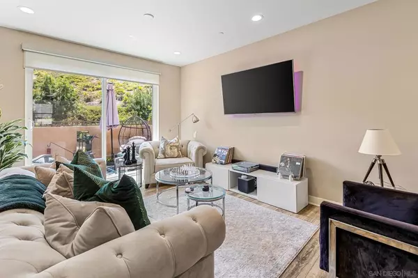 Oceanside, CA 92056,4347 Harbor Way #4