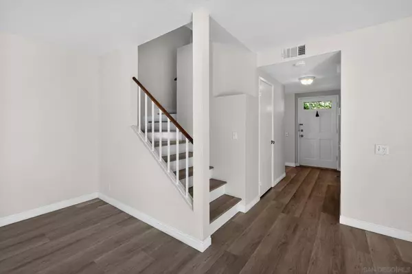 San Diego, CA 92130,3672 Caminito Carmel Lndg