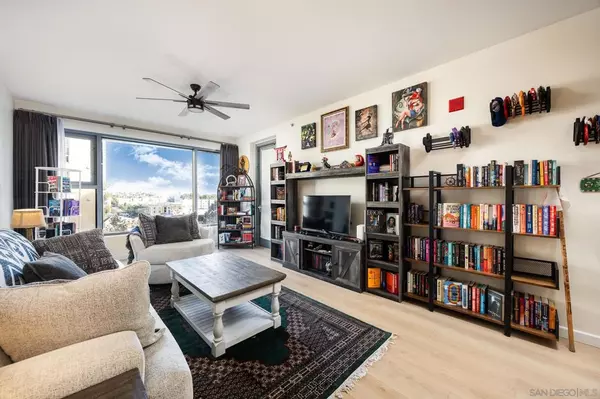 San Diego, CA 92101,1150 J st #606