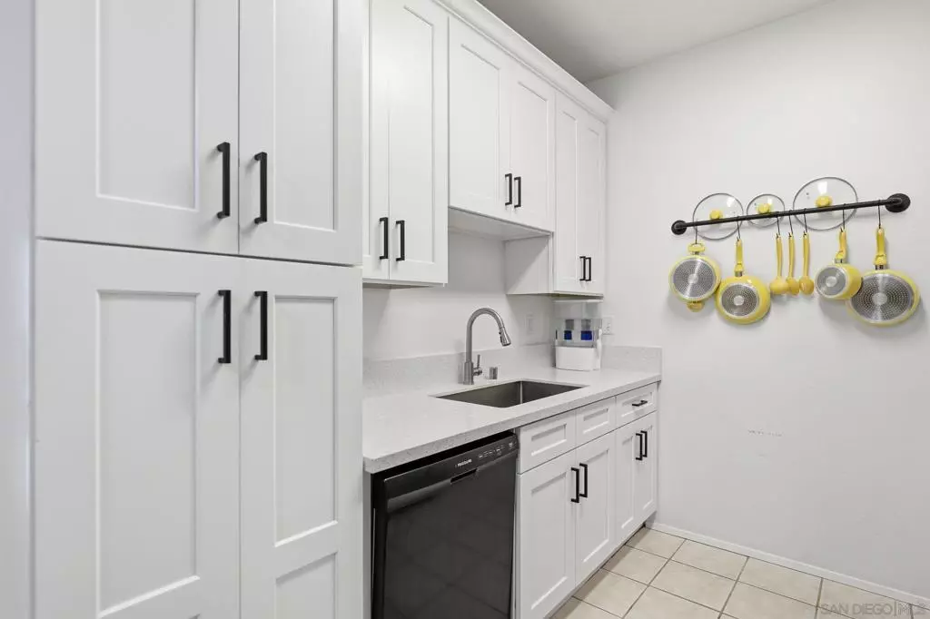 San Diego, CA 92122,8310 Regents Rd #1E