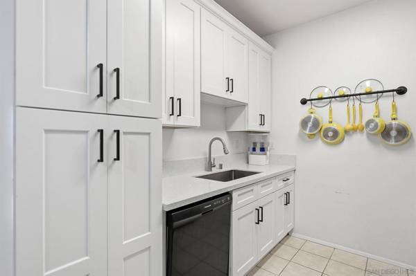 8310 Regents Rd #1E, San Diego, CA 92122