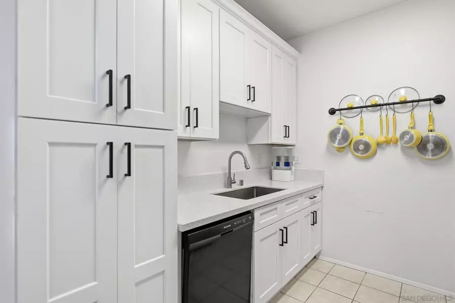 8310 Regents Rd #1E, San Diego, CA 92122