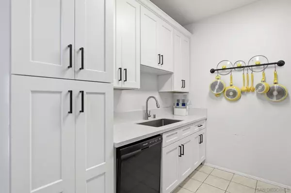 8310 Regents Rd #1E, San Diego, CA 92122