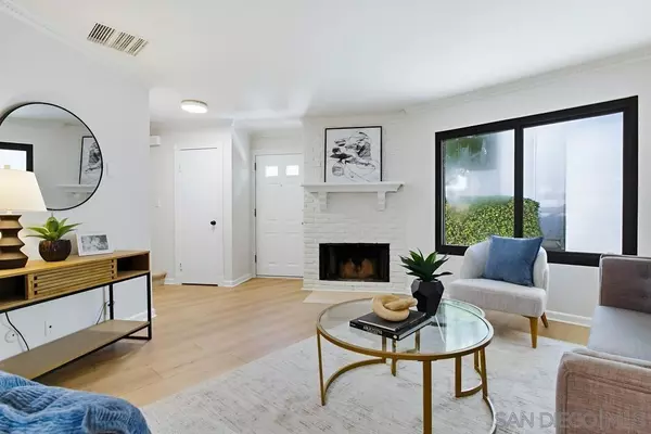 San Diego, CA 92107,2234 Caminito Pajarito #120