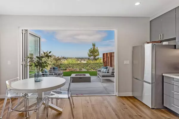 530 Desert View Dr, La Jolla, CA 92037