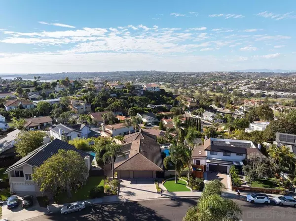 Carlsbad, CA 92009,2606 Galicia Way