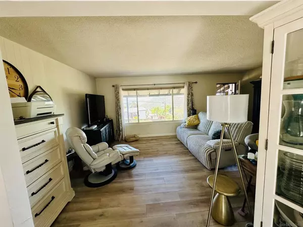 El Cajon, CA 92021,272 Lilac Dr