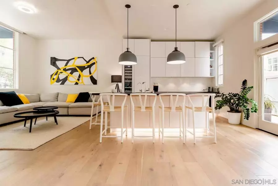 800 The Mark Lane #TH 109, San Diego, CA 92101