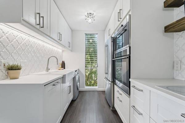 La Jolla, CA 92037,6455 La Jolla Blvd #206