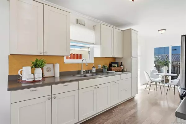 San Diego, CA 92116,3841 Madison Ave