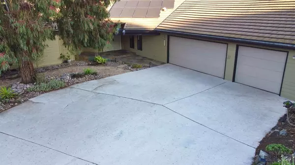 El Cajon, CA 92019,1077 VISTA MADERA LANE