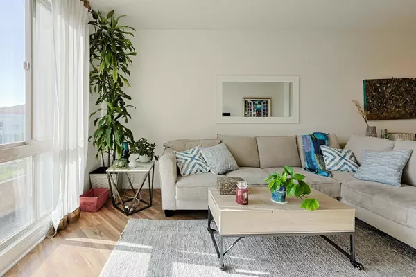 San Diego, CA 92130,3887 Pell Place #229