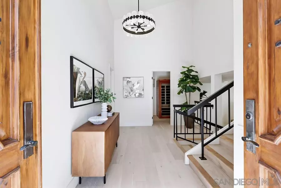 2003 Caminito Circulo Norte, La Jolla, CA 92037